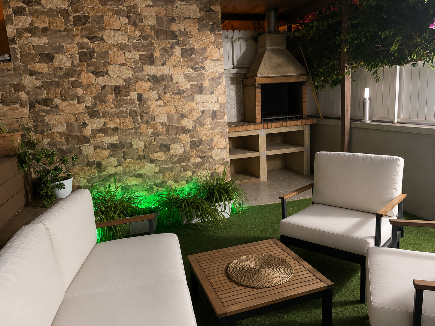 Zona exterior privada con barbacoa y área chillout